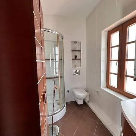 With Pool By Near Centre And Airport Villa *