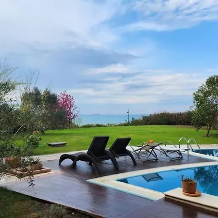 With Pool By Near Centre And Airport